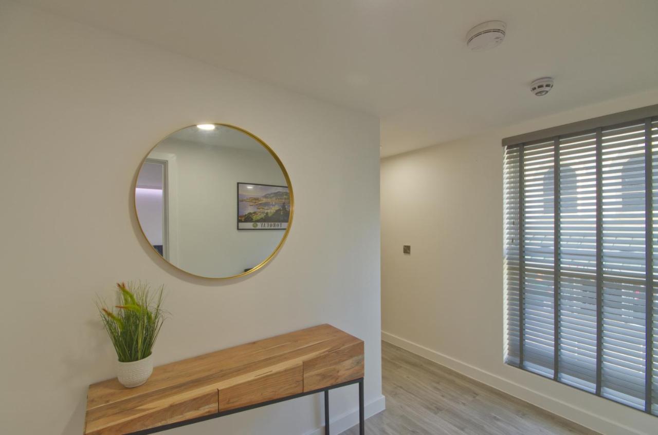 Marina Walk: Luxe Coastal Apartment near Torquay Marina Exterior photo